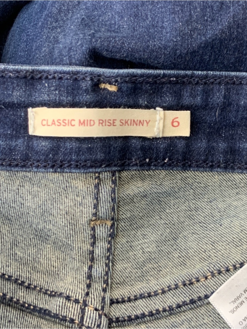 Levis Women Size 6 Jeans Dark Wash Classic Mid Rise Skinny Pants Stretch Denim - Picture 5 of 7